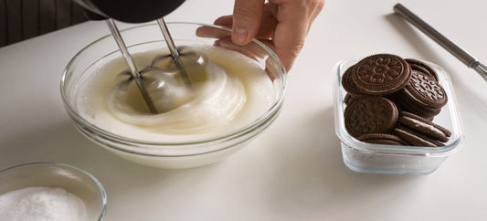 How to Make Smooth and Creamy Cake Frosting with a Hand Blender