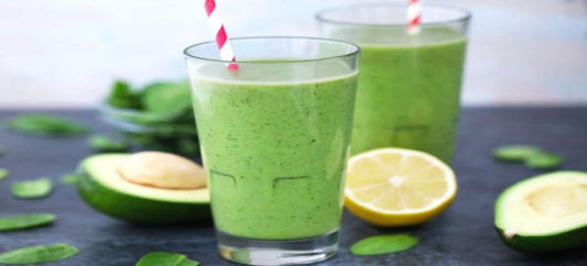 Protein-Rich Spinach & Avocado Smoothie for Hair Growth