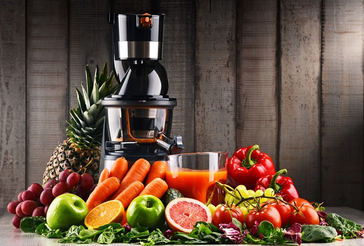 Slow Juicer vs Juicer: What’s the Difference?